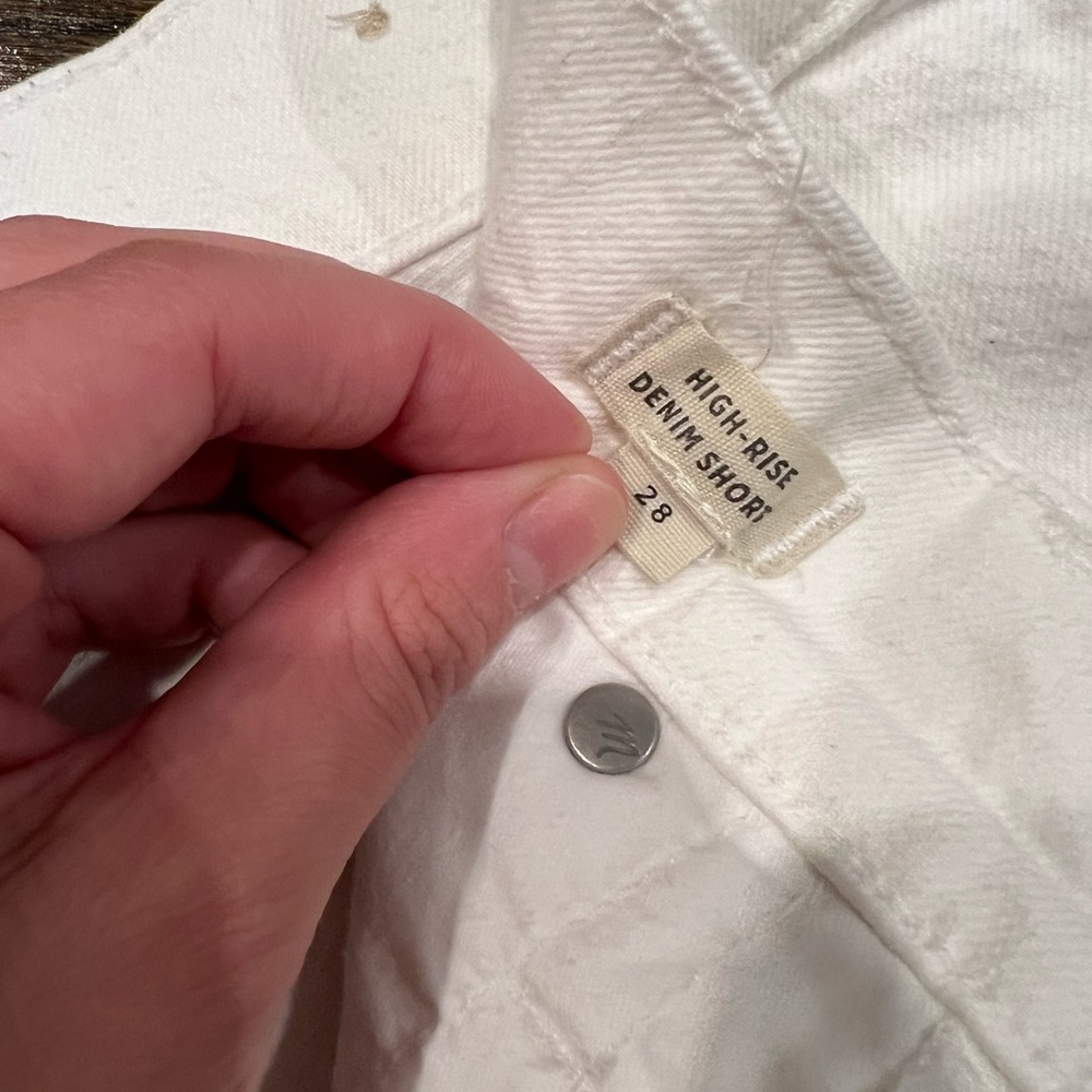 Madewell High-Rise Denim Shortie in White size 28 - Picture 2 of 3